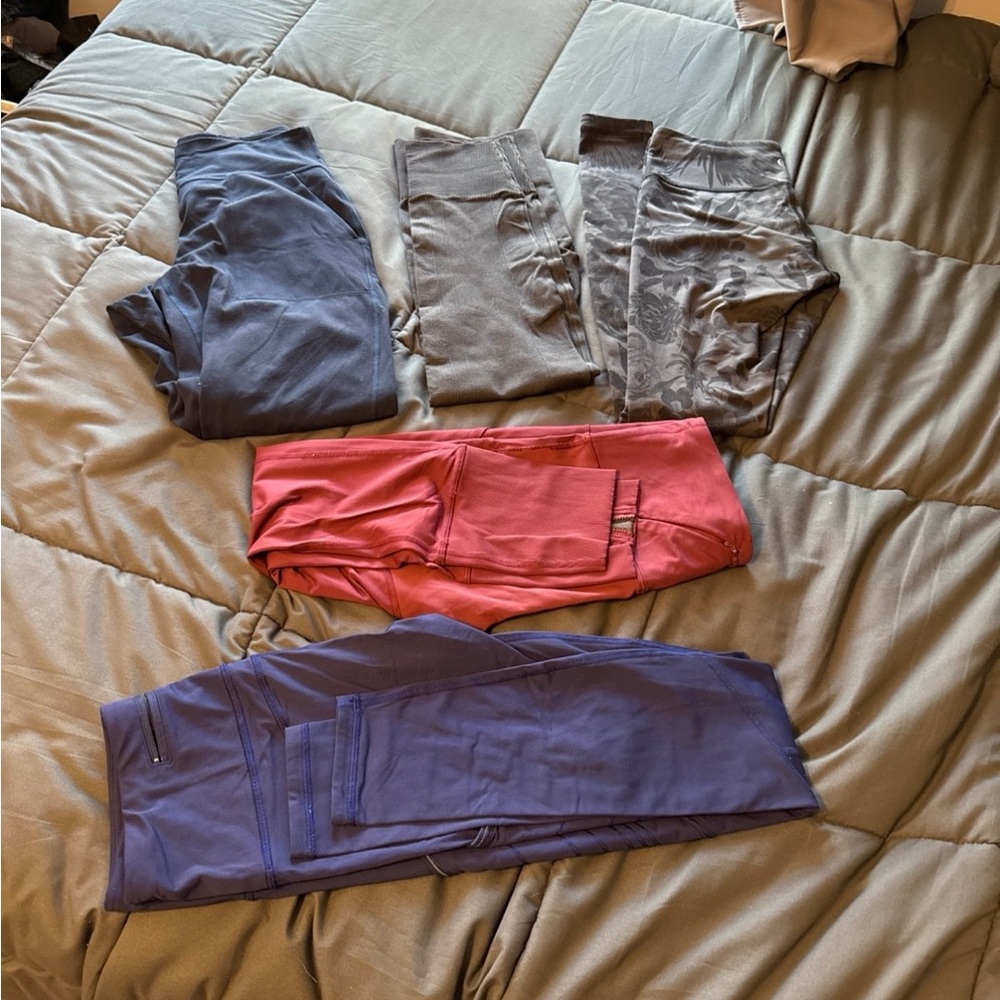 5 Pairs of Lululemon Leggings